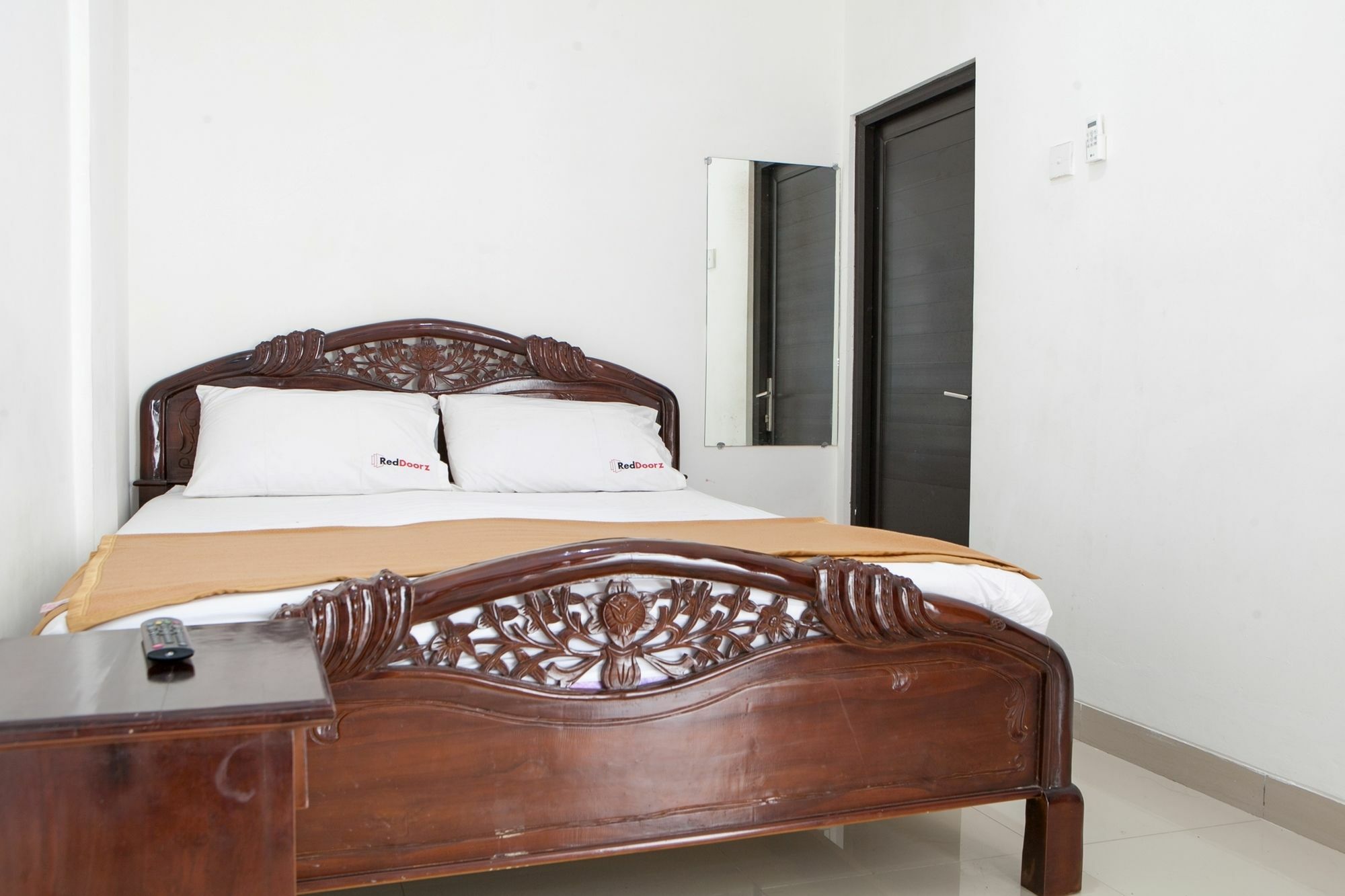 Reddoorz Near Tegalega Park Hotel Bandung Buitenkant foto